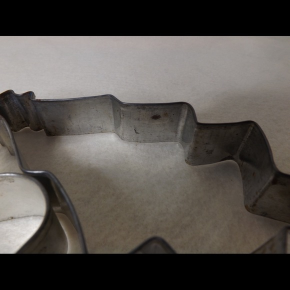 🎄SALE🎄Large Cookie Cutters- Set Of 2 (Holiday Themed) - Picture 4 of 4